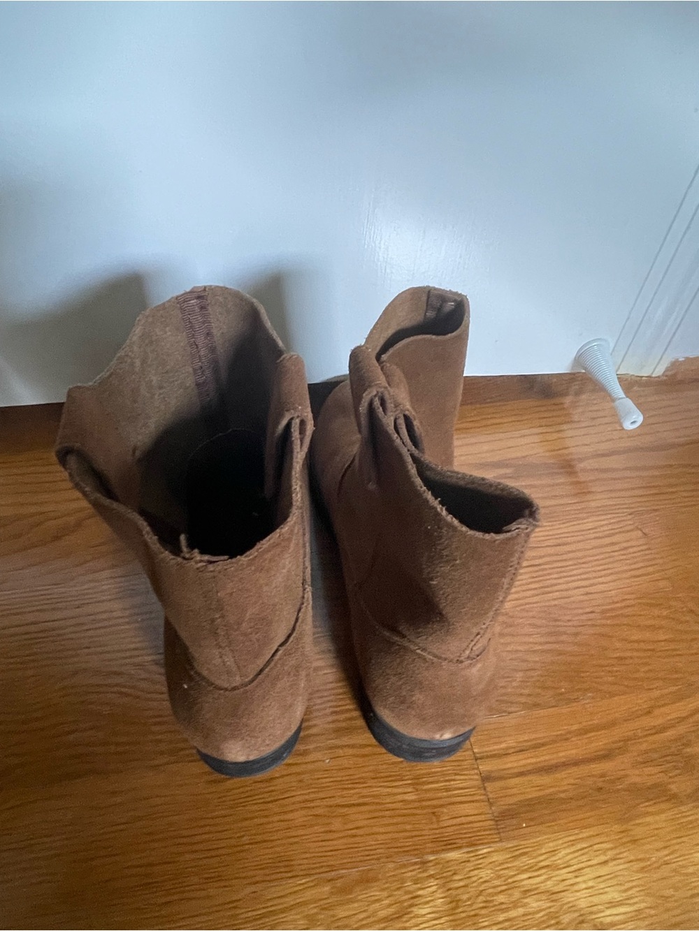 American Eagle Outfitters Brown Suede Ankle Boots - Picture 6 of 8